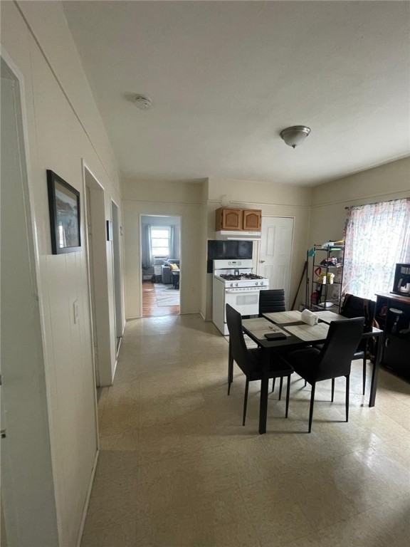 39 Rhodes Street Pawtucket, RI 02860 - Photo 9 of 16 Gallery Image 9