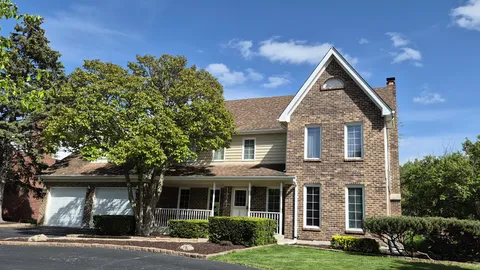 $900,000 | 11547 Burr Oak Lane, Burr Ridge, IL 60527