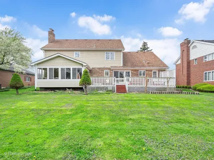 $900,000 | 11547 Burr Oak Lane, Burr Ridge, IL 60527