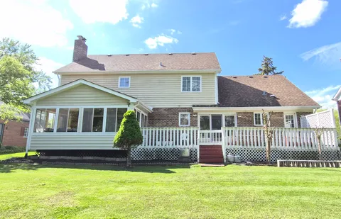 $900,000 | 11547 Burr Oak Lane, Burr Ridge, IL 60527