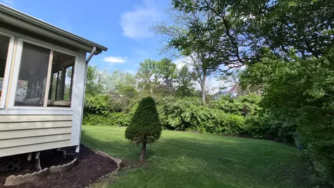 $900,000 | 11547 Burr Oak Lane, Burr Ridge, IL 60527