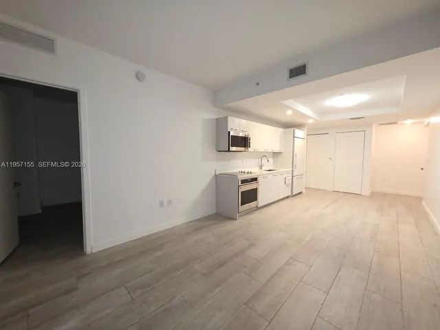 $3,100 | 55 Southwest 9th Street, Unit 1409, Miami, FL 33130