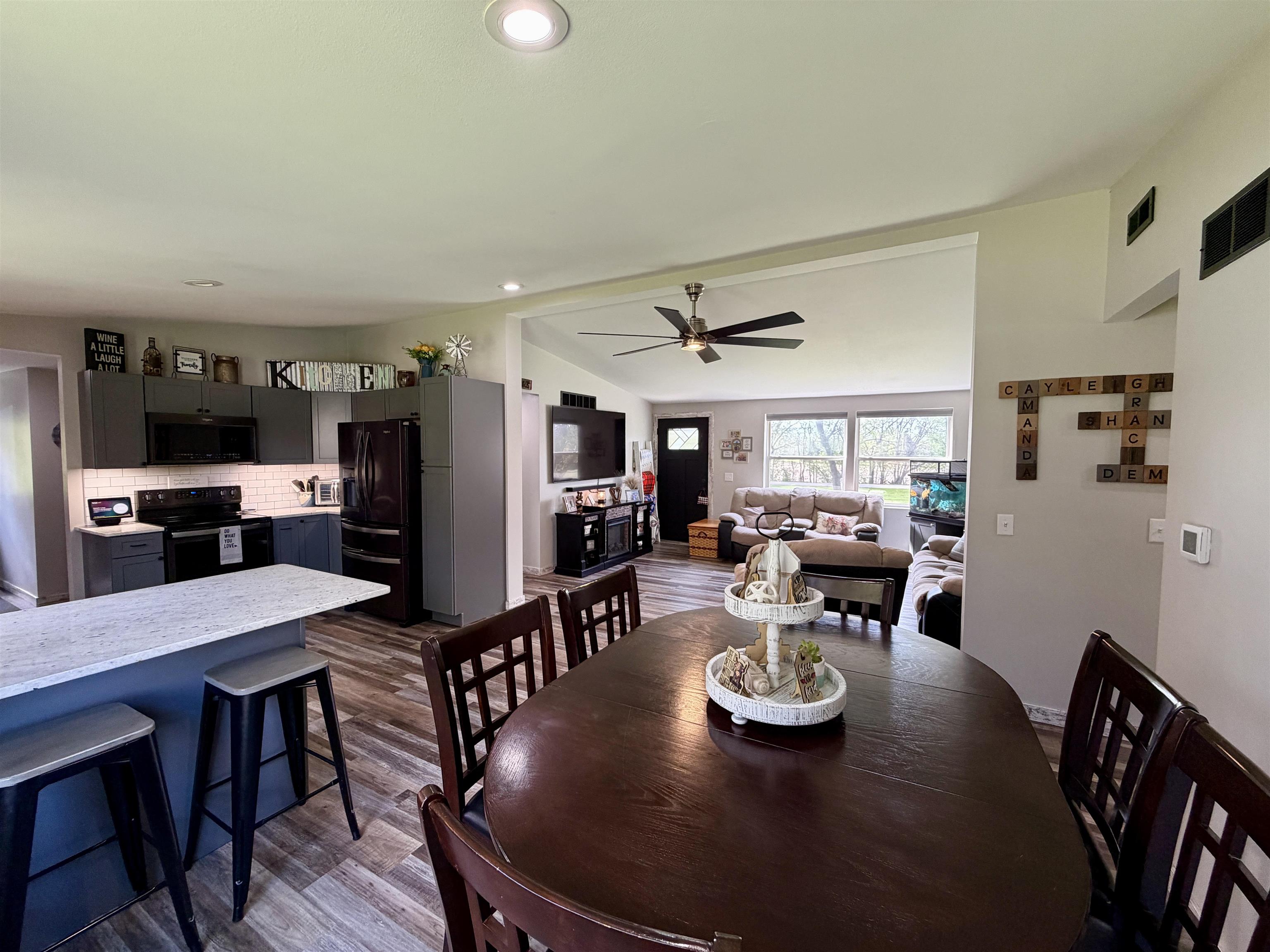 11530 West Brandherm Road Beloit, WI 53511 - Photo 11 of 40