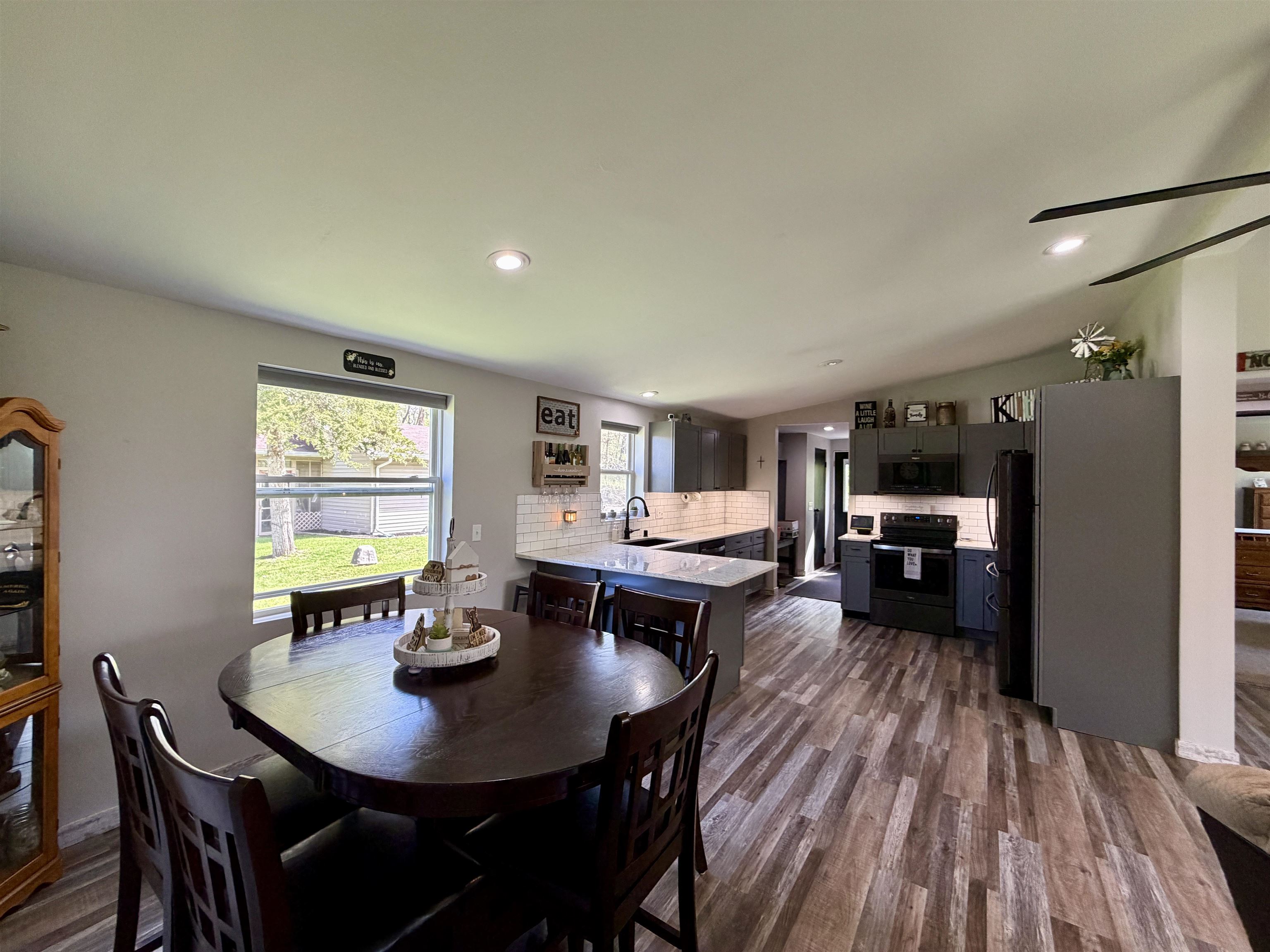 11530 West Brandherm Road Beloit, WI 53511 - Photo 15 of 40