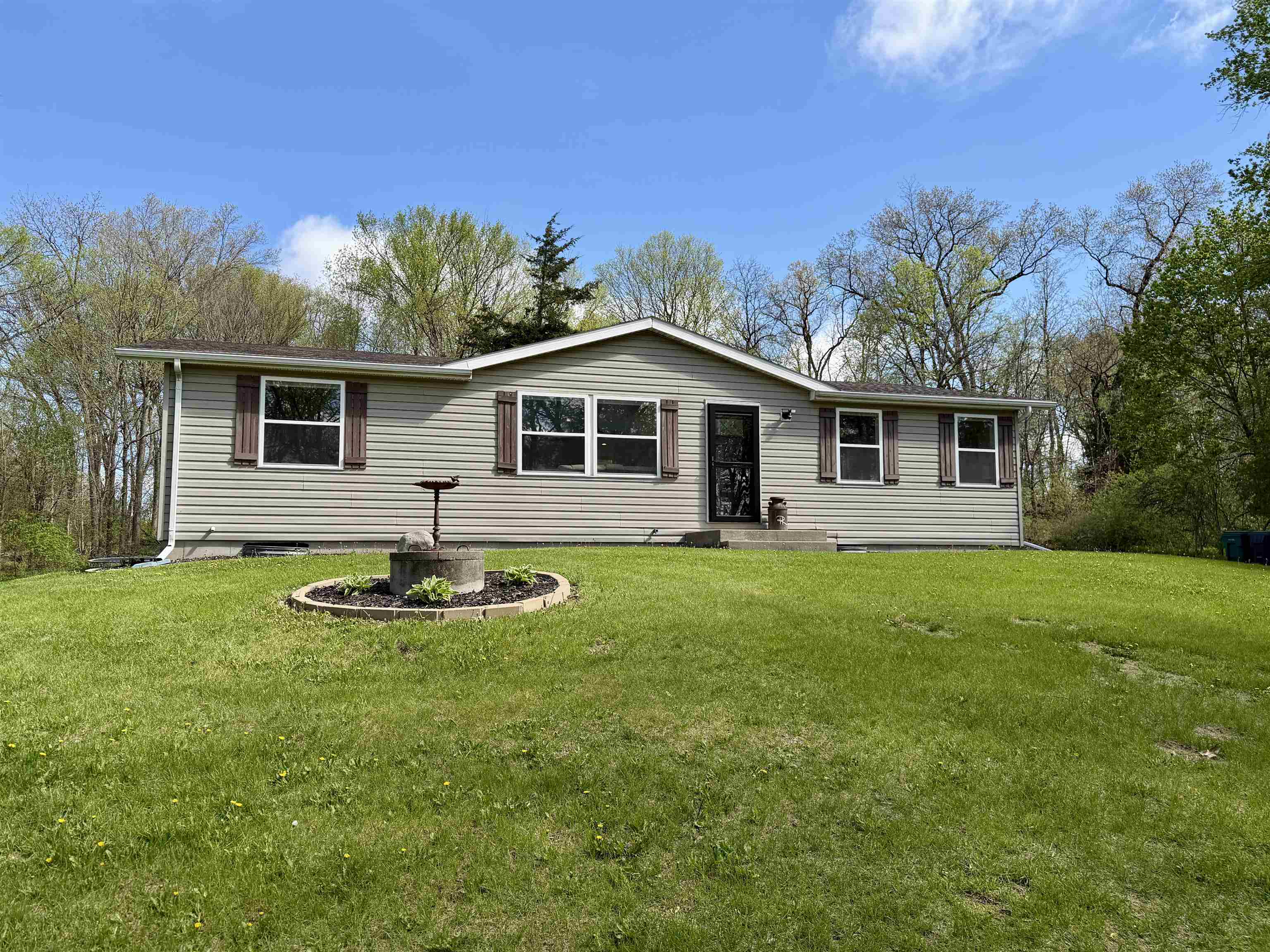 11530 West Brandherm Road Beloit, WI 53511 - Photo 3 of 40