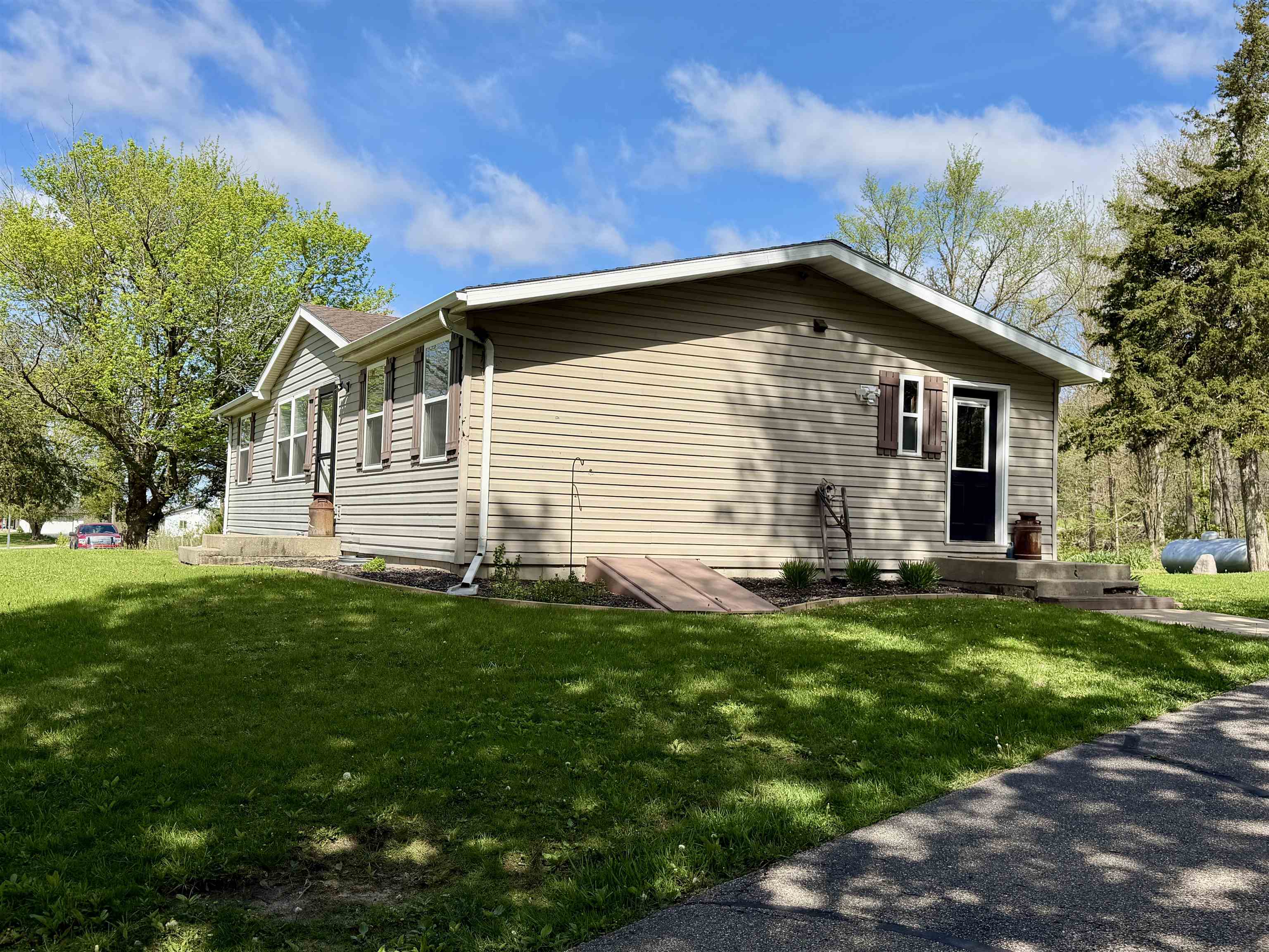 11530 West Brandherm Road Beloit, WI 53511 - Photo 36 of 40