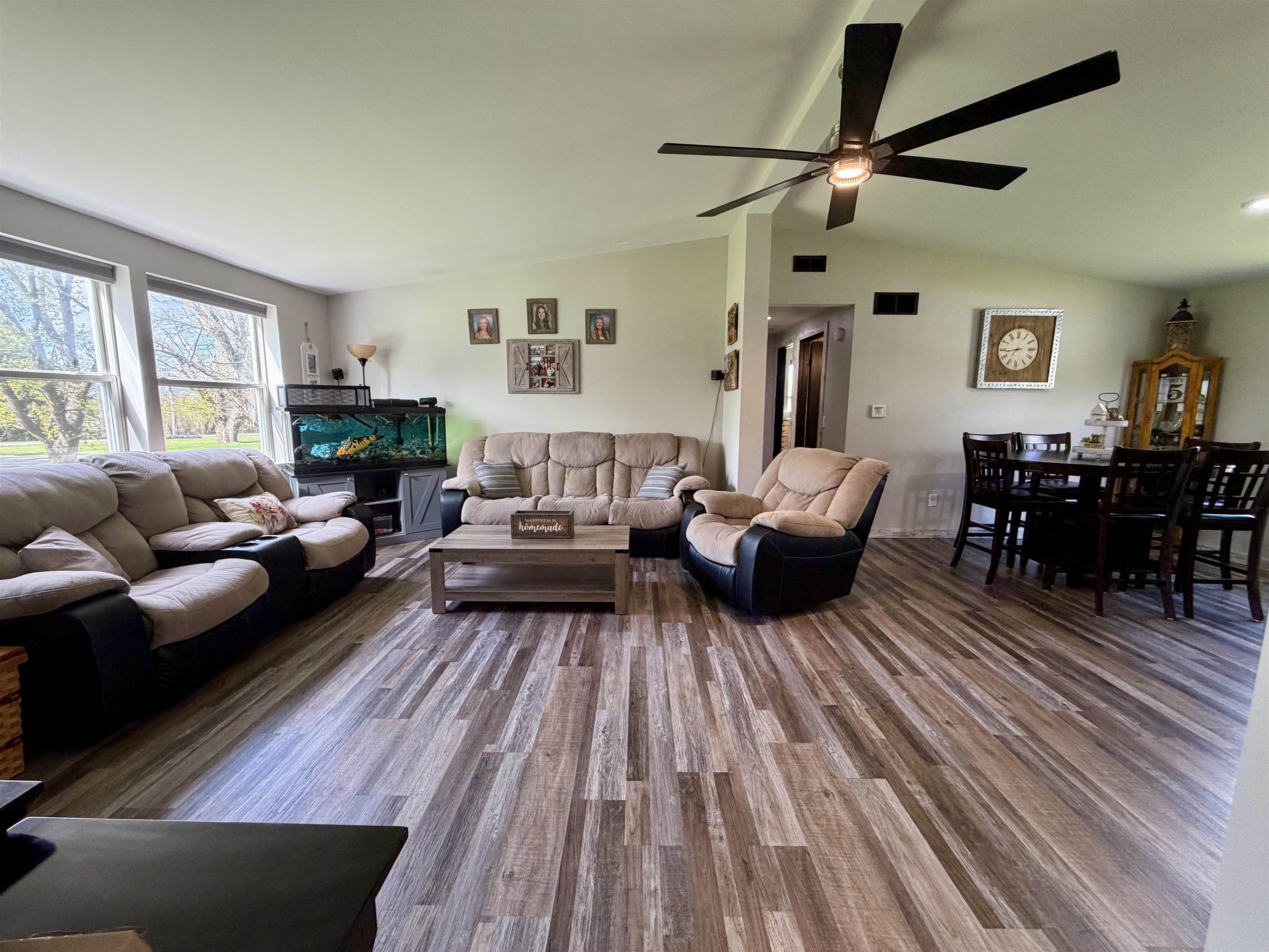 11530 West Brandherm Road Beloit, WI 53511 - Photo 9 of 40