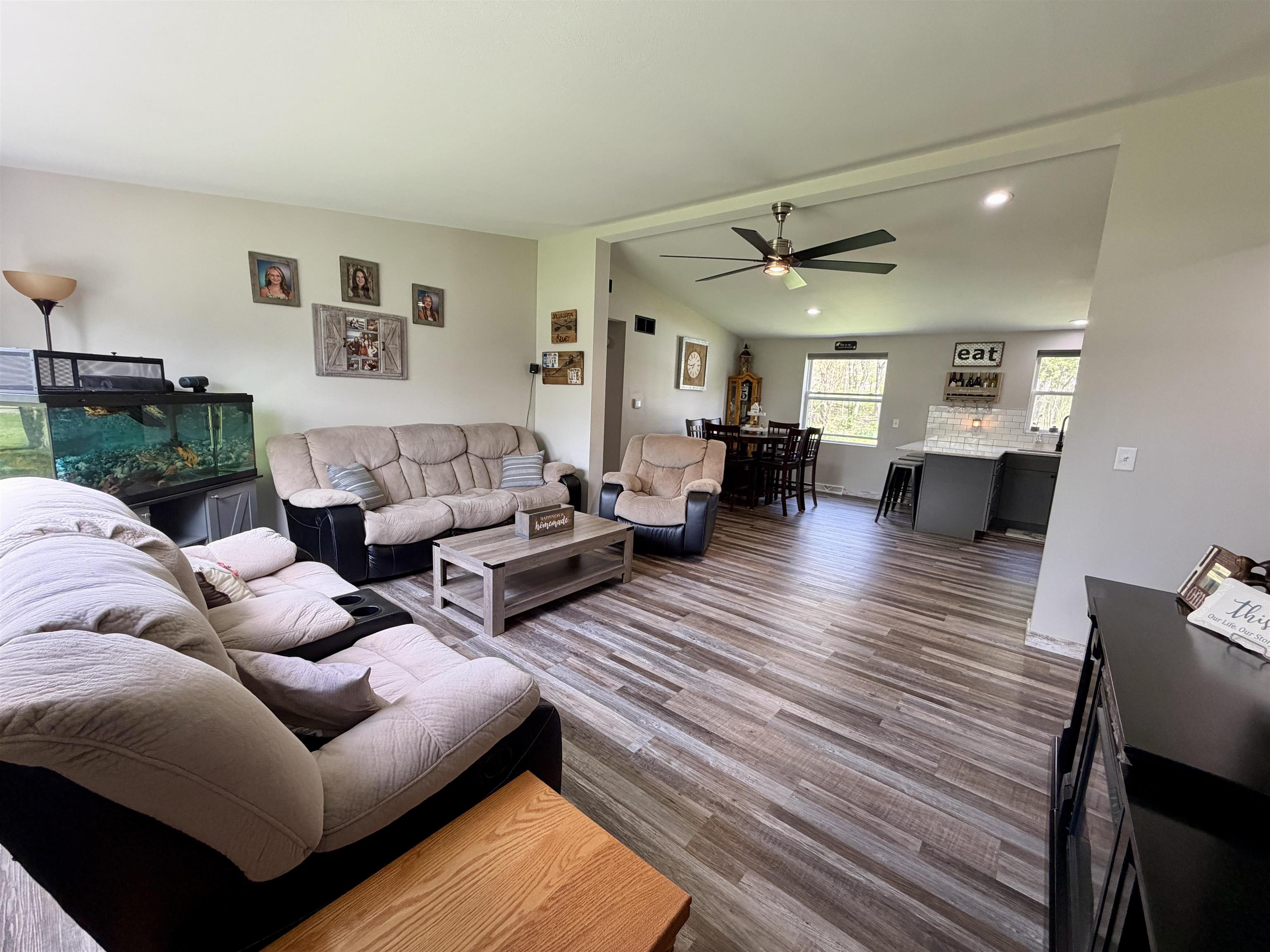 11530 West Brandherm Road Beloit, WI 53511 - Photo 10 of 40