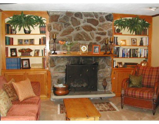 89 Greenwood Road Andover, MA 01810 - Photo 4 of 10 Gallery Image 4