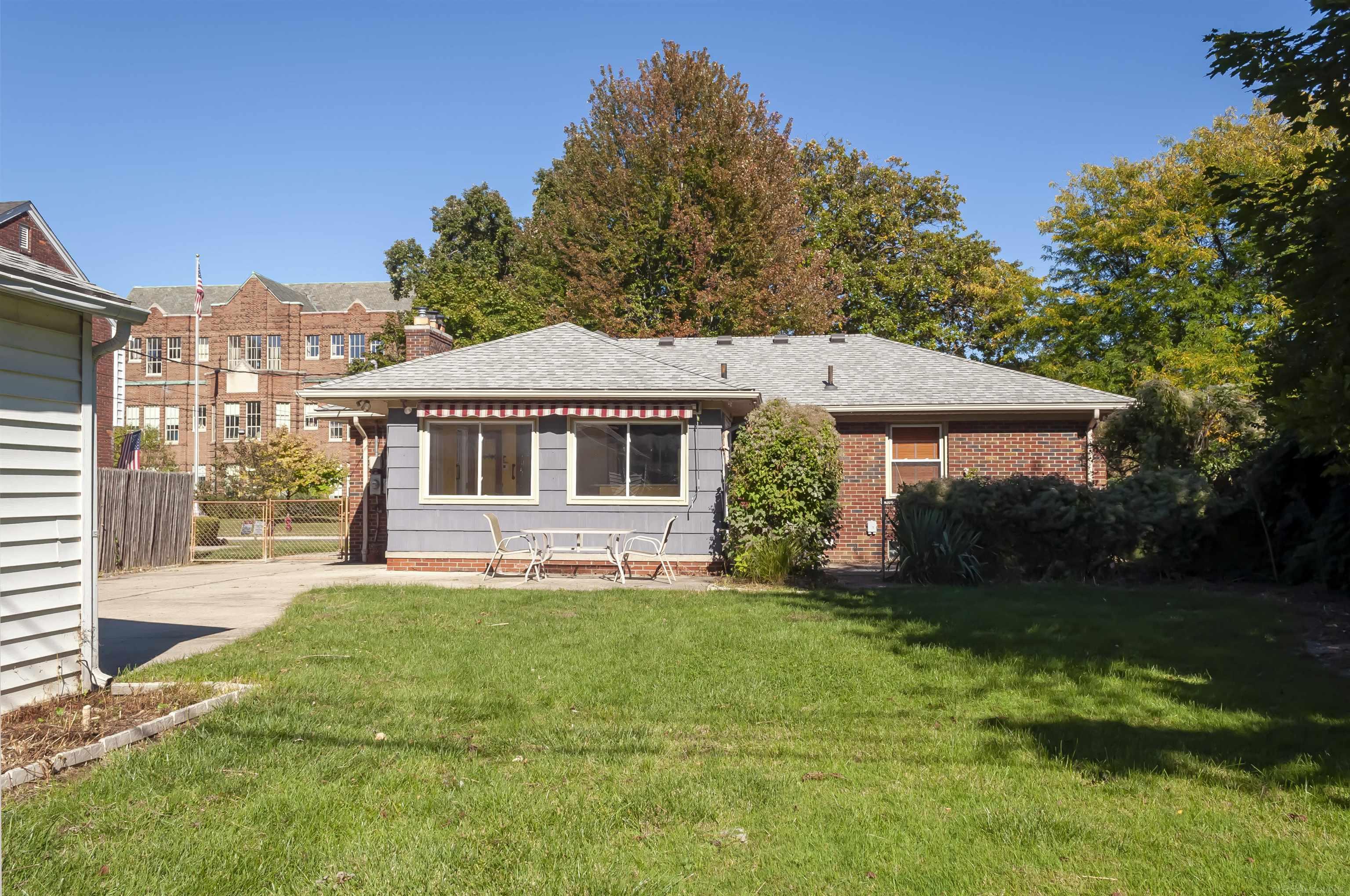 1229 Cadieux Road Grosse Pointe Park, MI 48230 - Photo 38 of 42