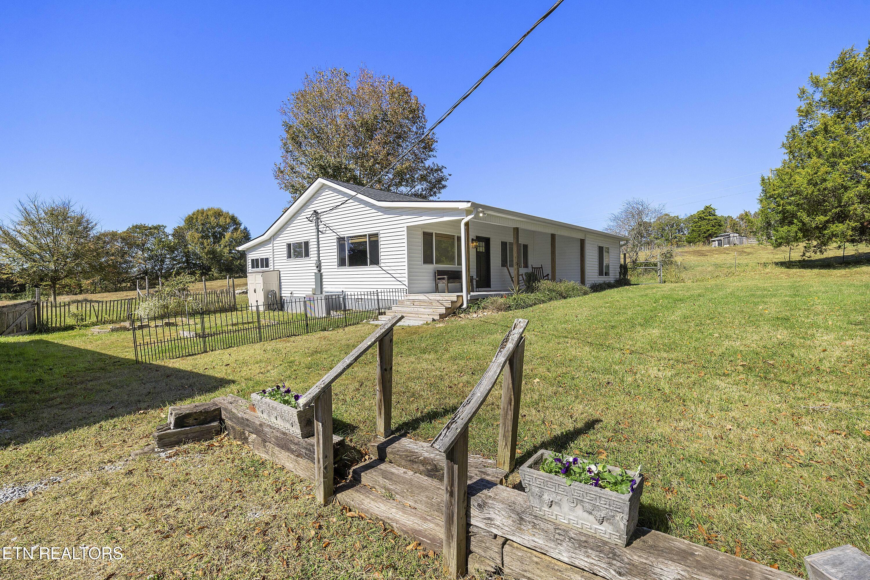 295 Rhodes Road New Market, TN 37820 - Photo 3 of 48 L40A0545