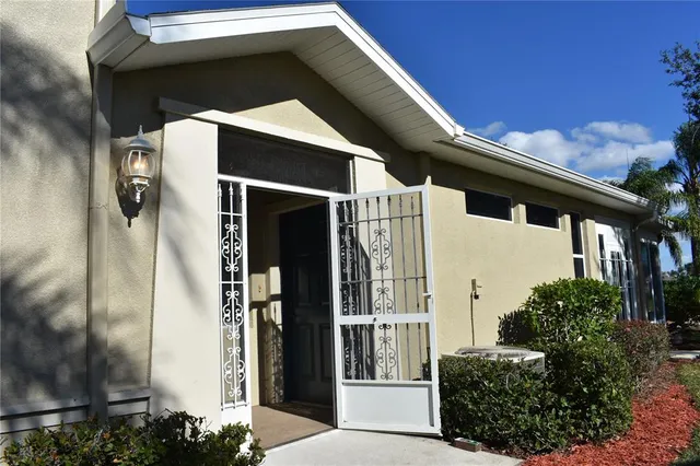 $240,000 | 1159 Jameson Greens Drive, Unit 10, Sun City Center, FL 33573