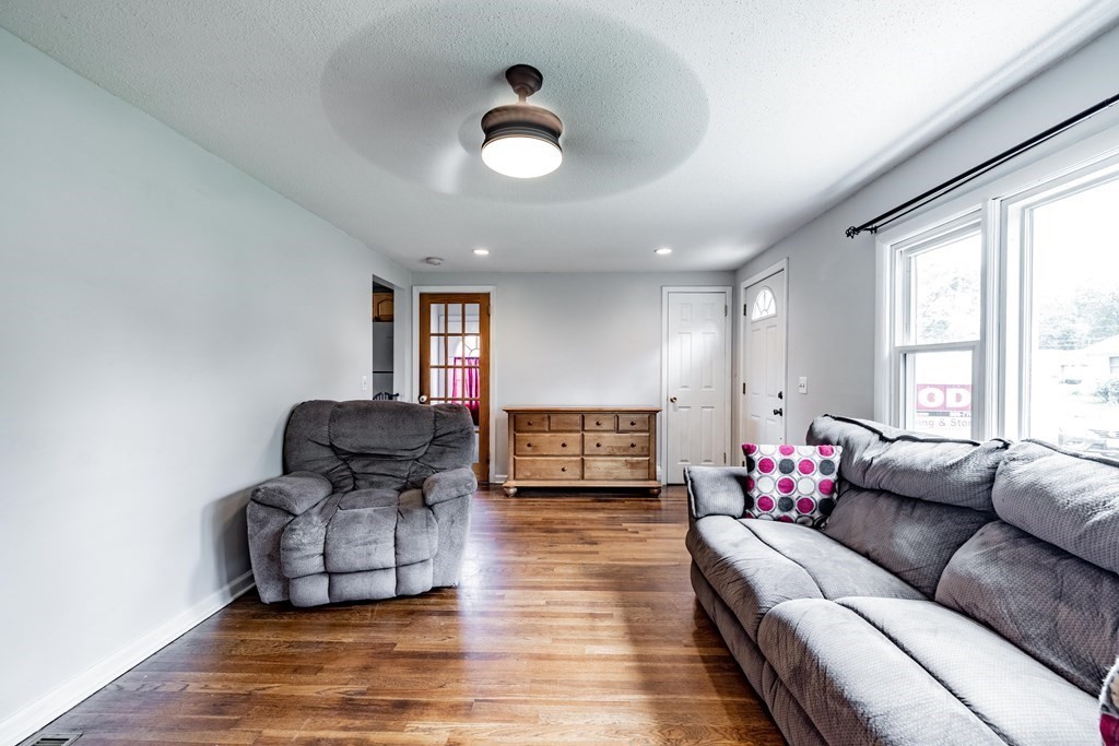 78 Warwick Road Chicopee, MA 01020 - Photo 15 of 25 Gallery Image 15