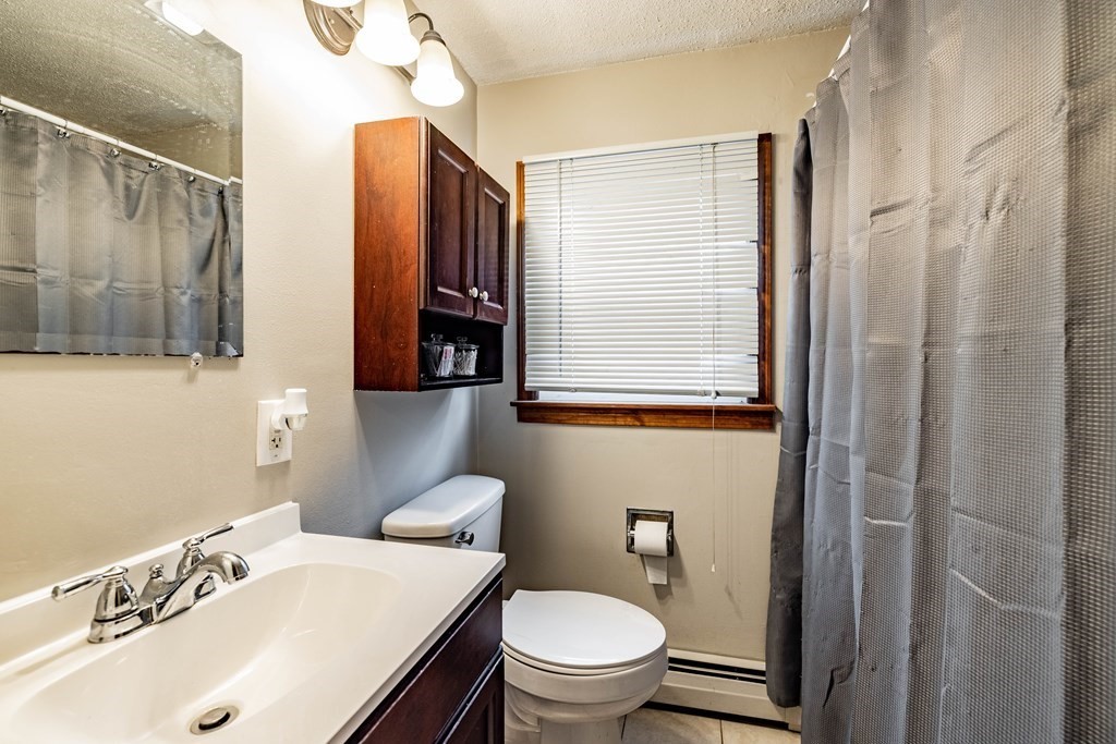 78 Warwick Road Chicopee, MA 01020 - Photo 9 of 25 Gallery Image 9