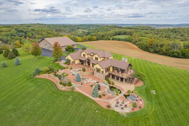 $3,100,000 | S10970 Butternut Road, Spring Green, WI 53588
