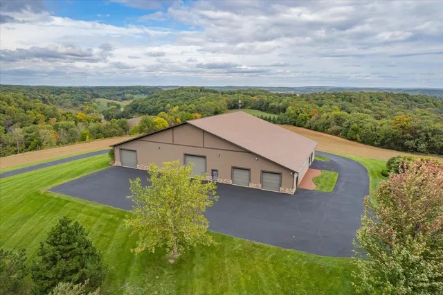 $3,100,000 | S10970 Butternut Road, Spring Green, WI 53588