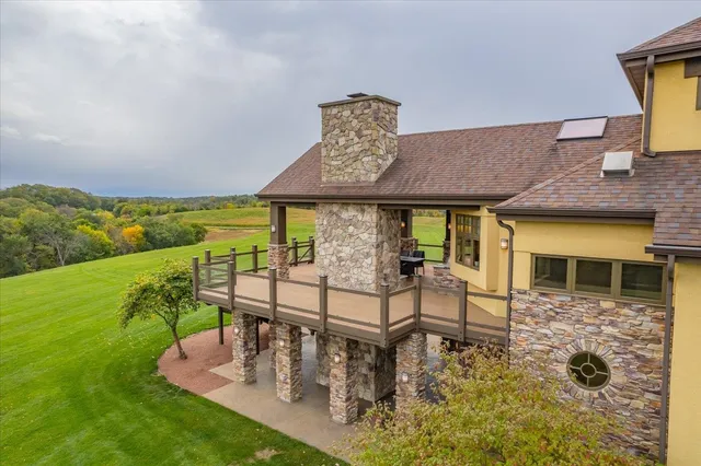 $3,100,000 | S10970 Butternut Road, Spring Green, WI 53588