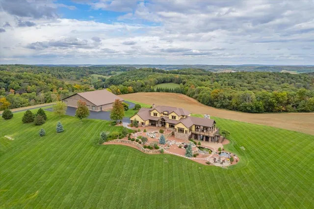 $3,100,000 | S10970 Butternut Road, Spring Green, WI 53588