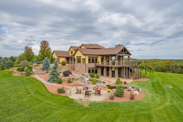 $3,100,000 | S10970 Butternut Road, Spring Green, WI 53588
