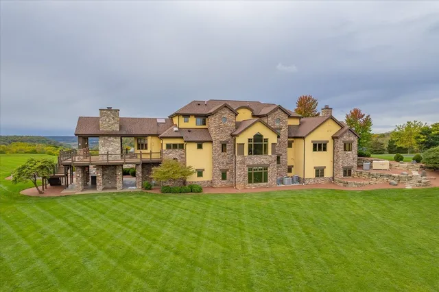 $3,100,000 | S10970 Butternut Road, Spring Green, WI 53588