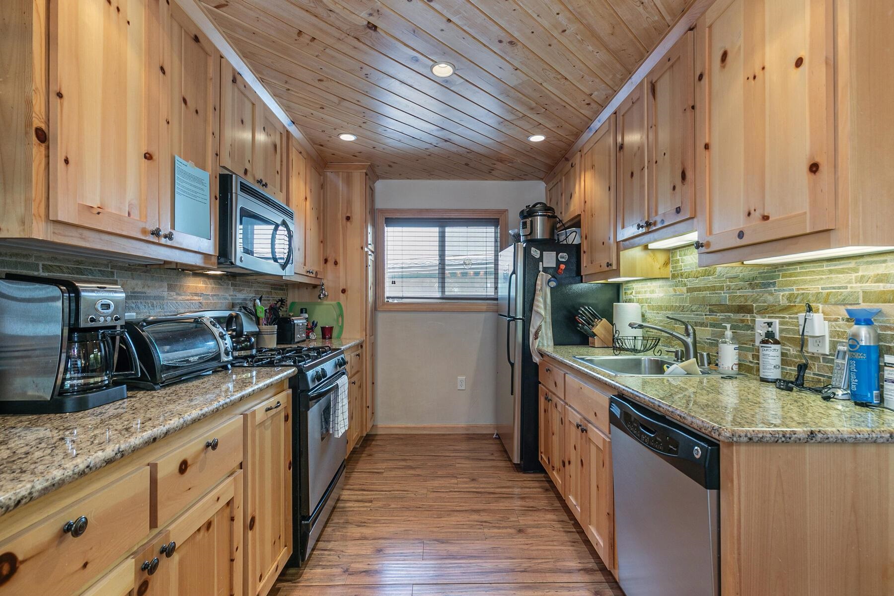 15470 Donner Pass Road, Unit 25 Truckee, CA 96161 - Photo 10 of 28 Gallery Image 10