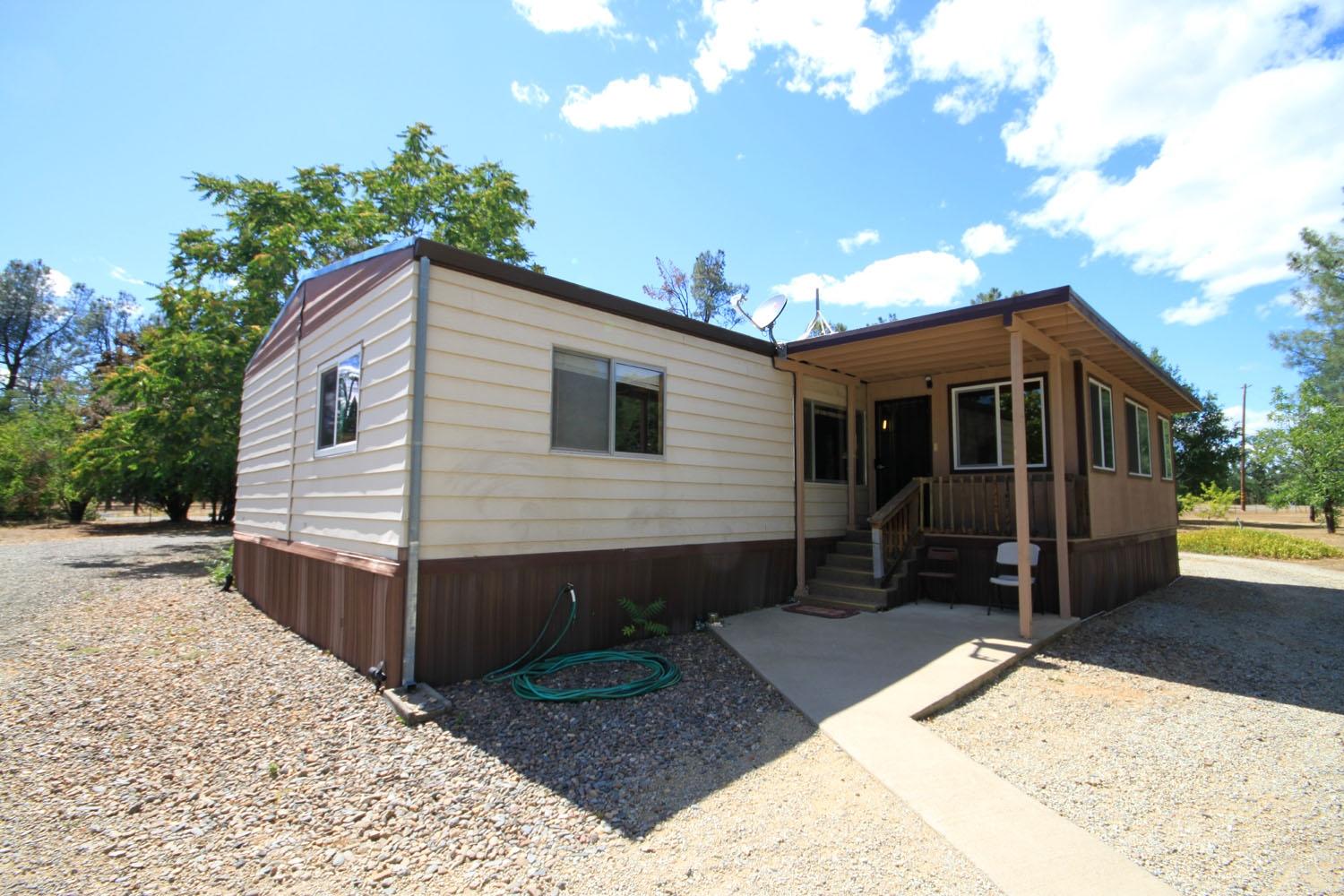 11845 Intermountain Road Redding, CA 96003 - Photo 1 of 19 Front