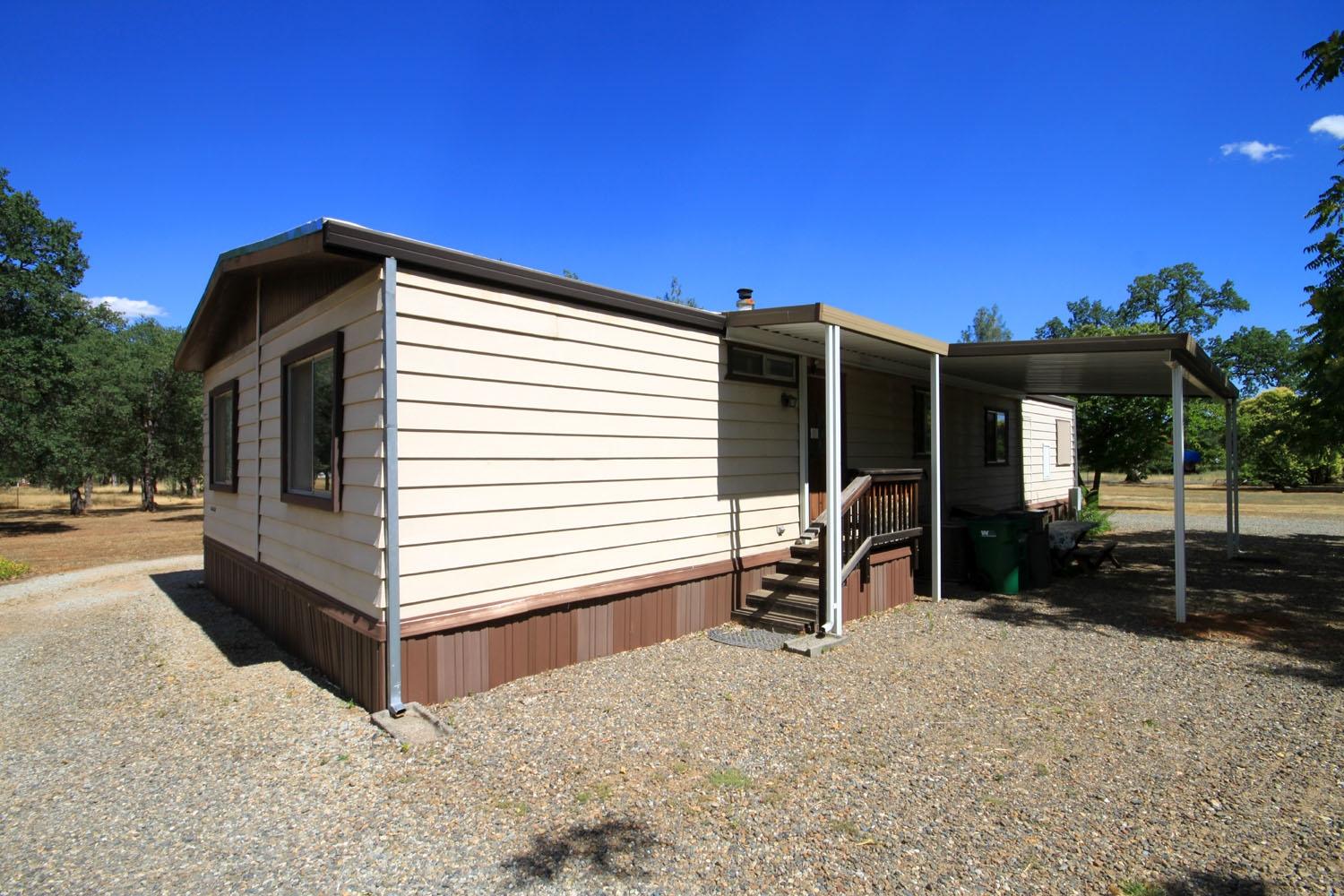 11845 Intermountain Road Redding, CA 96003 - Photo 2 of 19 Front