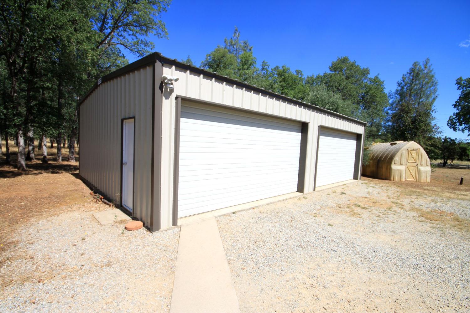 11845 Intermountain Road Redding, CA 96003 - Photo 4 of 19 Detached shop/garage 38'x26'