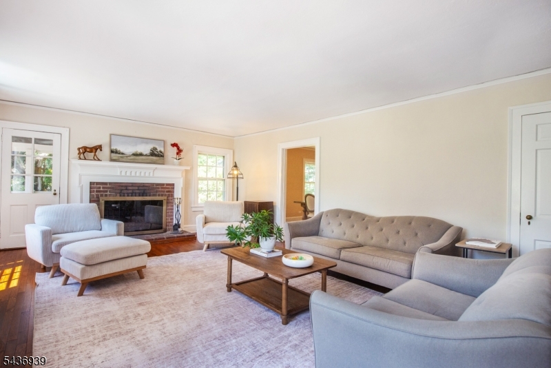 11 Yorke Road Mountain Lakes, NJ 07046 - Photo 4 of 50