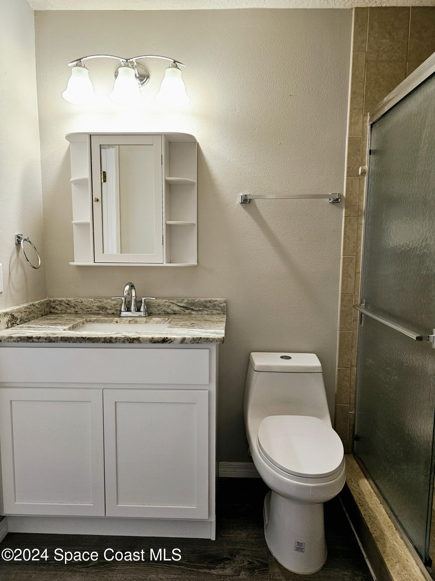 130 Abalone Road Northwest Palm Bay, FL 32907 - Photo 18 of 32 Primary Bath