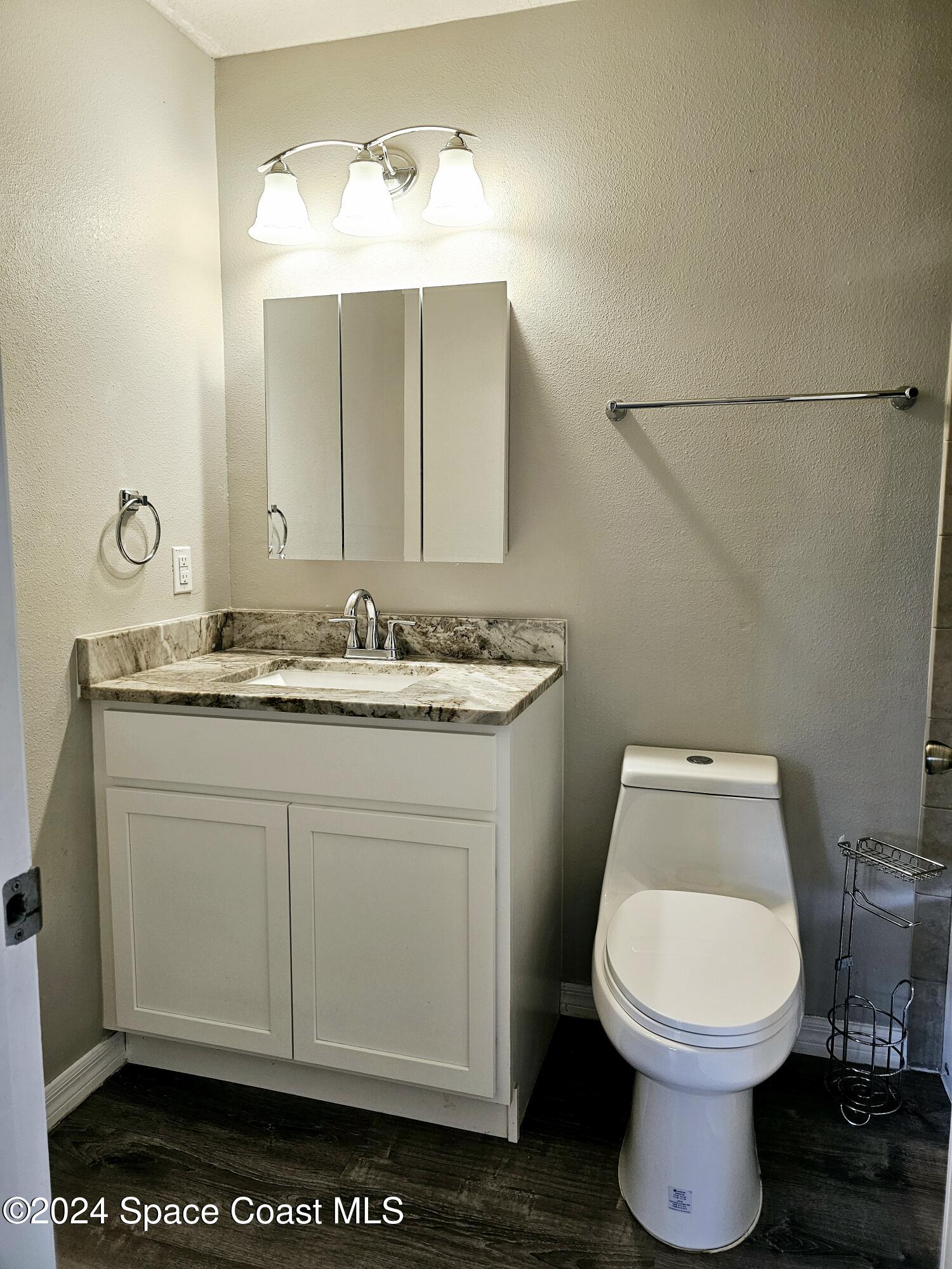 130 Abalone Road Northwest Palm Bay, FL 32907 - Photo 22 of 32 2nd Bathroom