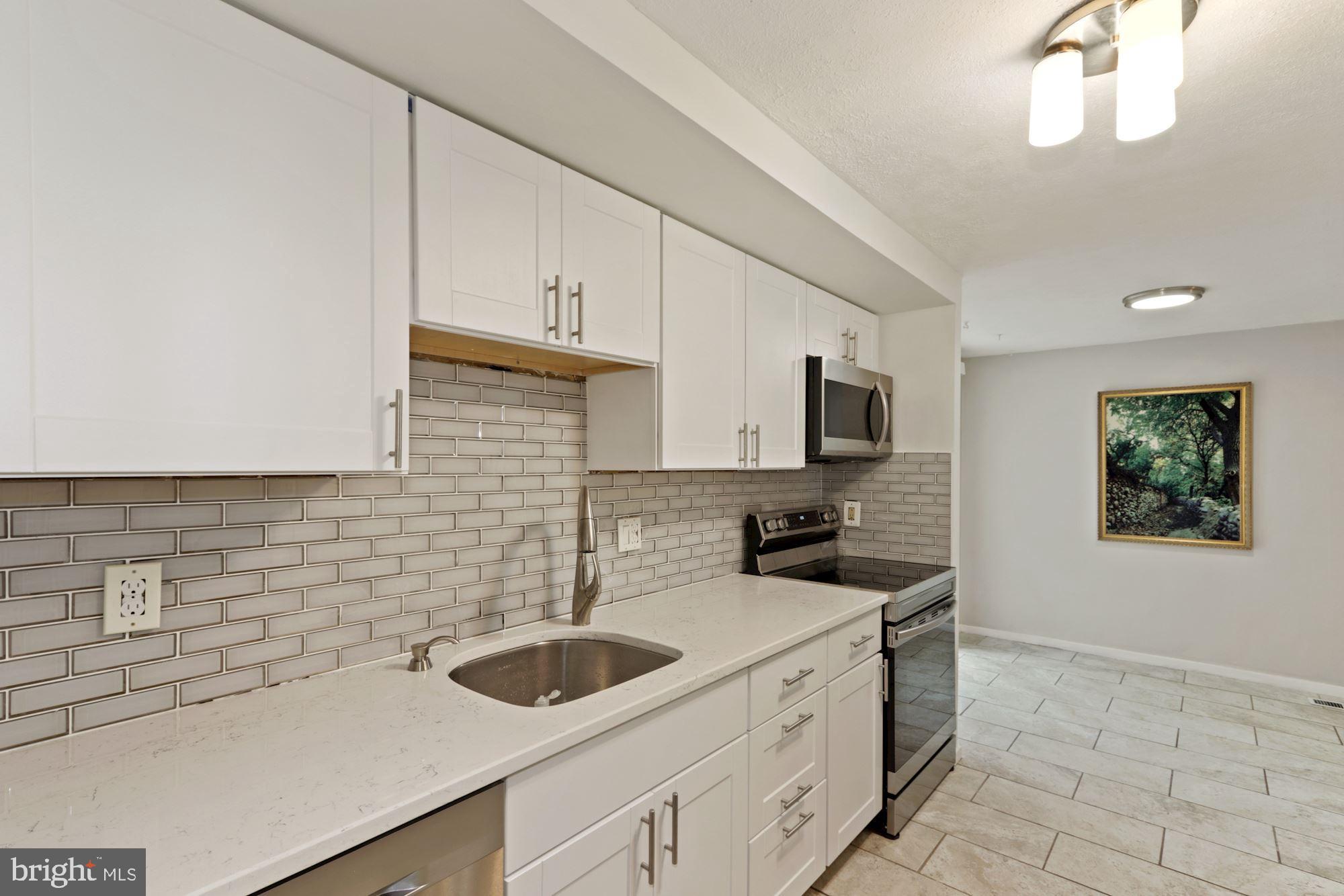 2233 Sanibel Drive Reston, VA 20191 - Photo 14 of 34 Kitchen