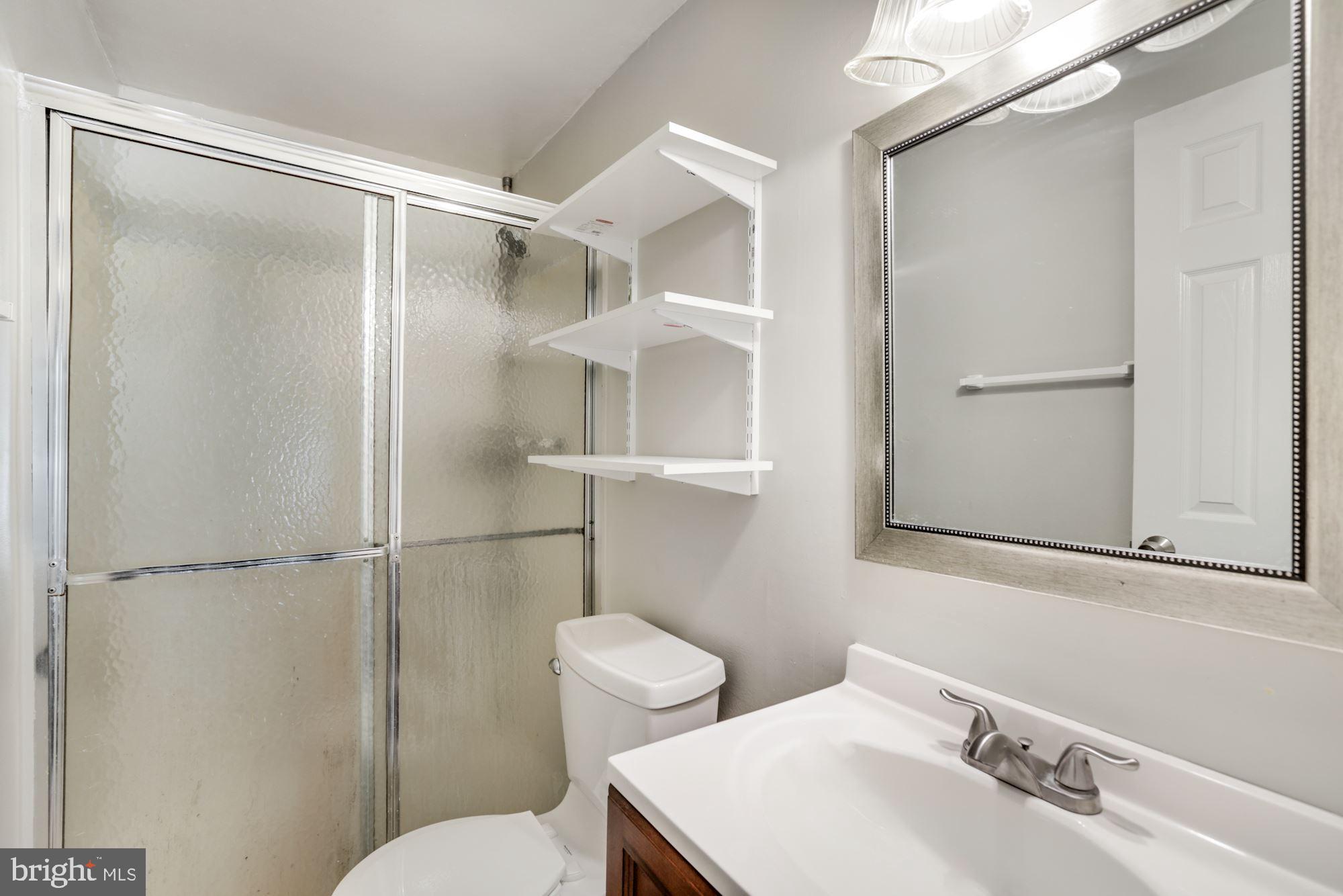 2233 Sanibel Drive Reston, VA 20191 - Photo 18 of 34 Master bedroom bath