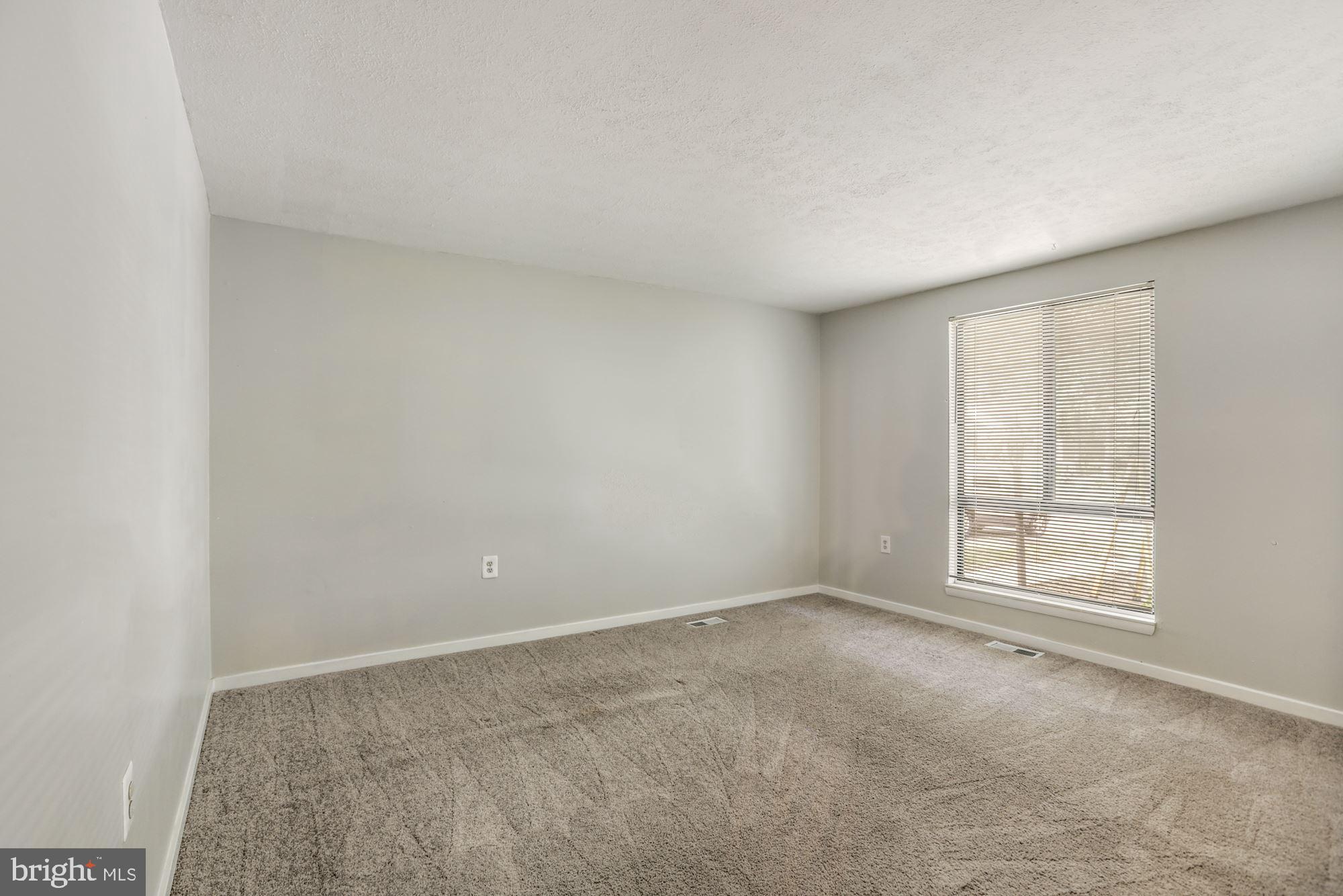2233 Sanibel Drive Reston, VA 20191 - Photo 19 of 34 2nd bedroom