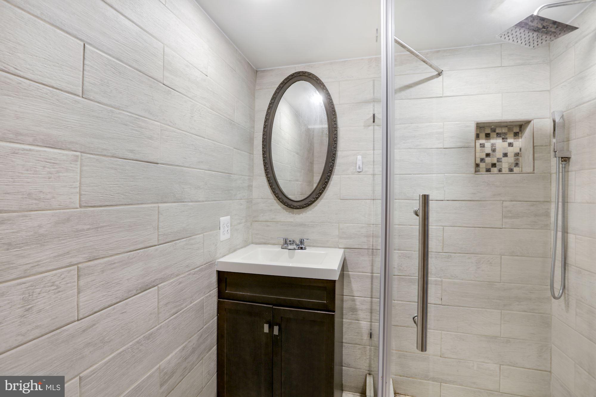 2233 Sanibel Drive Reston, VA 20191 - Photo 29 of 34 basement bath