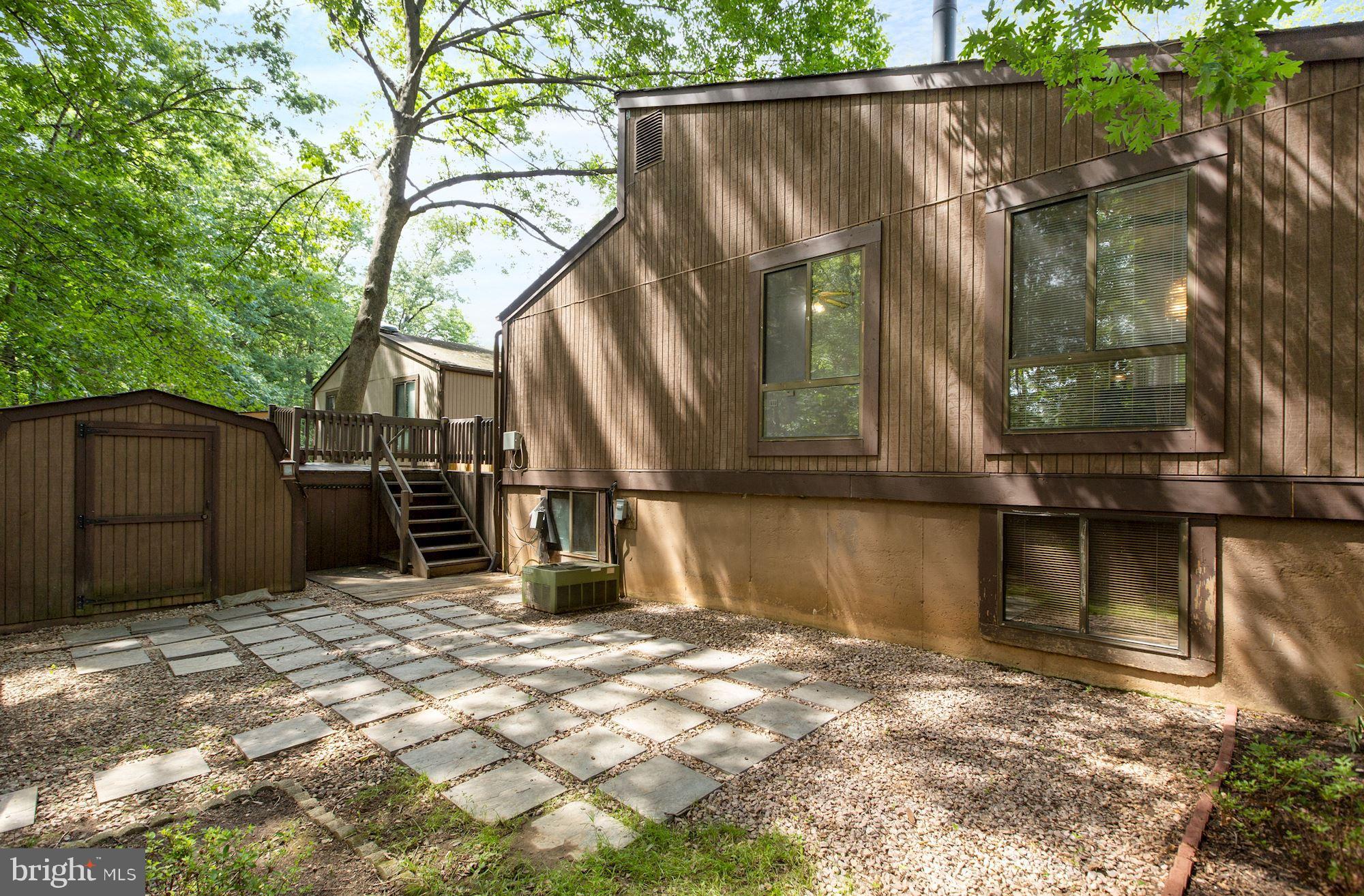 2233 Sanibel Drive Reston, VA 20191 - Photo 31 of 34 Back yard with shed
