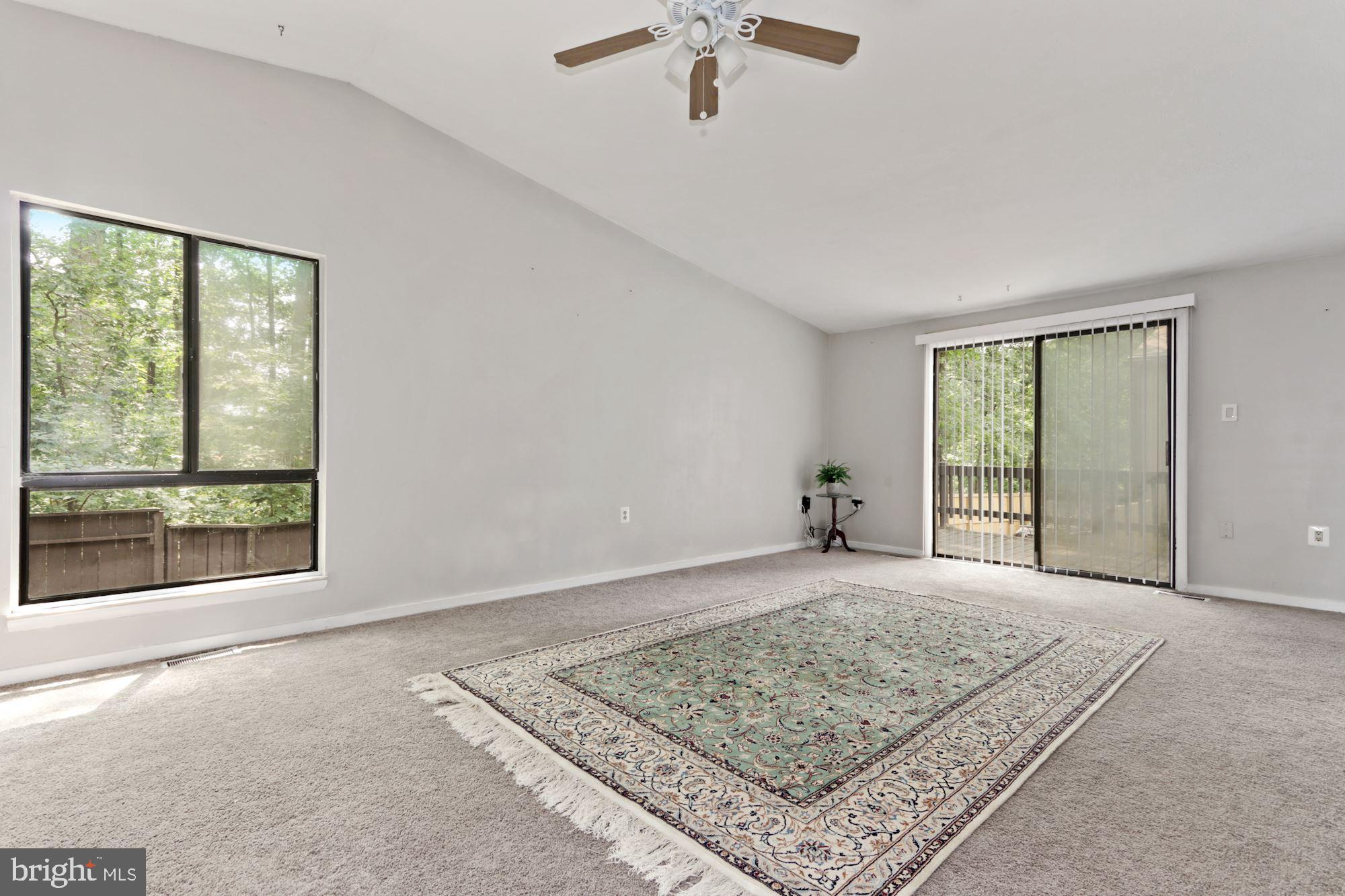 2233 Sanibel Drive Reston, VA 20191 - Photo 6 of 34 Living room