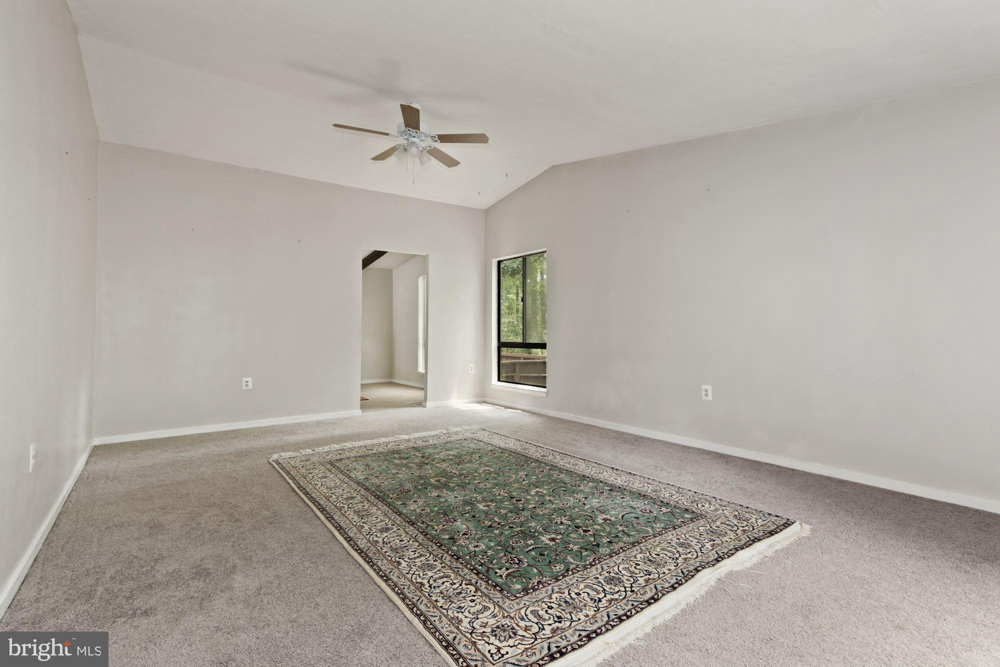 2233 Sanibel Drive Reston, VA 20191 - Photo 7 of 34 Living room