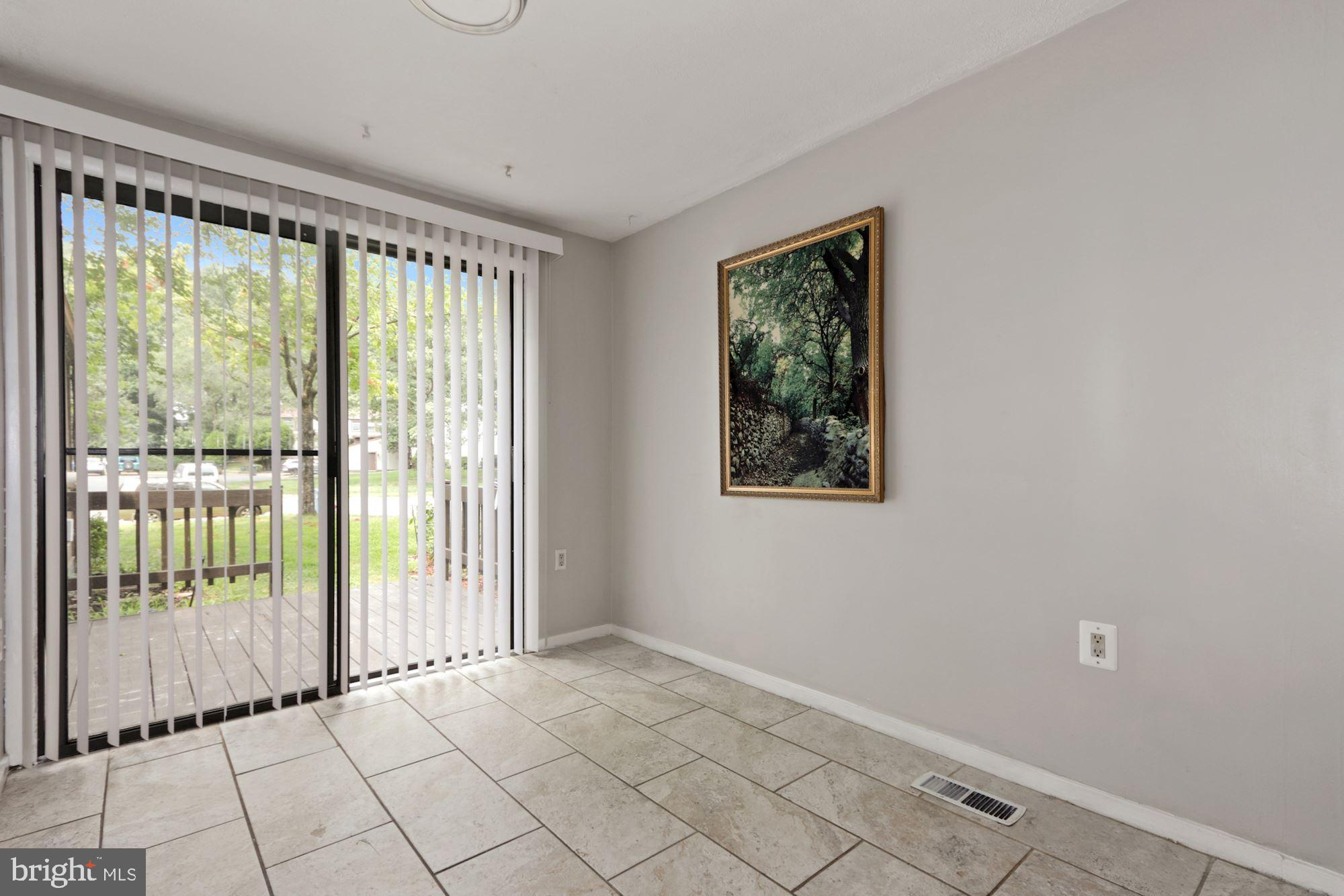 2233 Sanibel Drive Reston, VA 20191 - Photo 10 of 34 Breakfast area