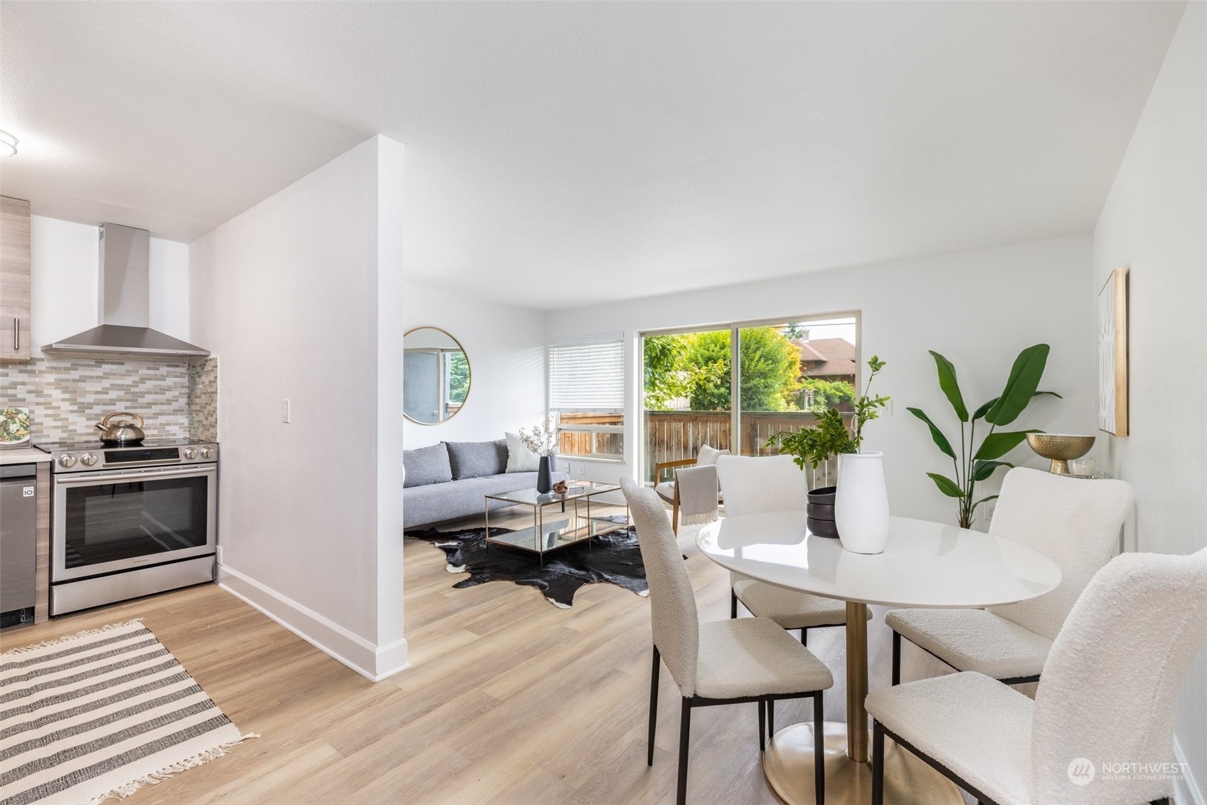 4219 Whitman Avenue North, Unit 2 Seattle, WA 98103 - Photo 4 of 14