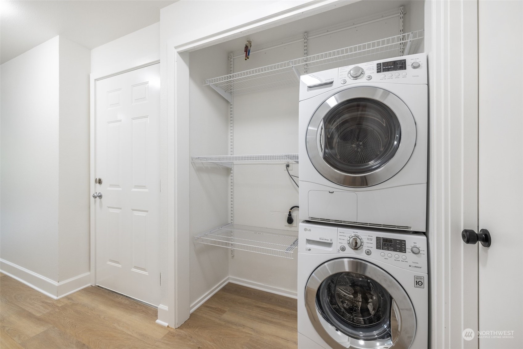 4219 Whitman Avenue North, Unit 2 Seattle, WA 98103 - Photo 10 of 14