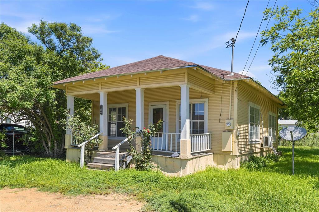 102 Fitzgerald Street Bangs, TX 76823 - Photo 1 of 24