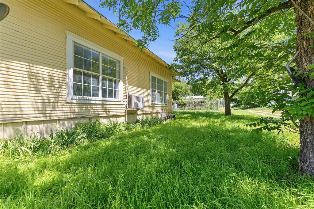 102 Fitzgerald Street Bangs, TX 76823 - Photo 19 of 24