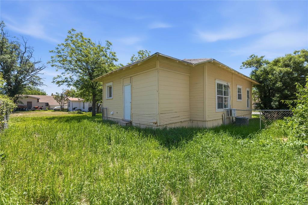 102 Fitzgerald Street Bangs, TX 76823 - Photo 21 of 24