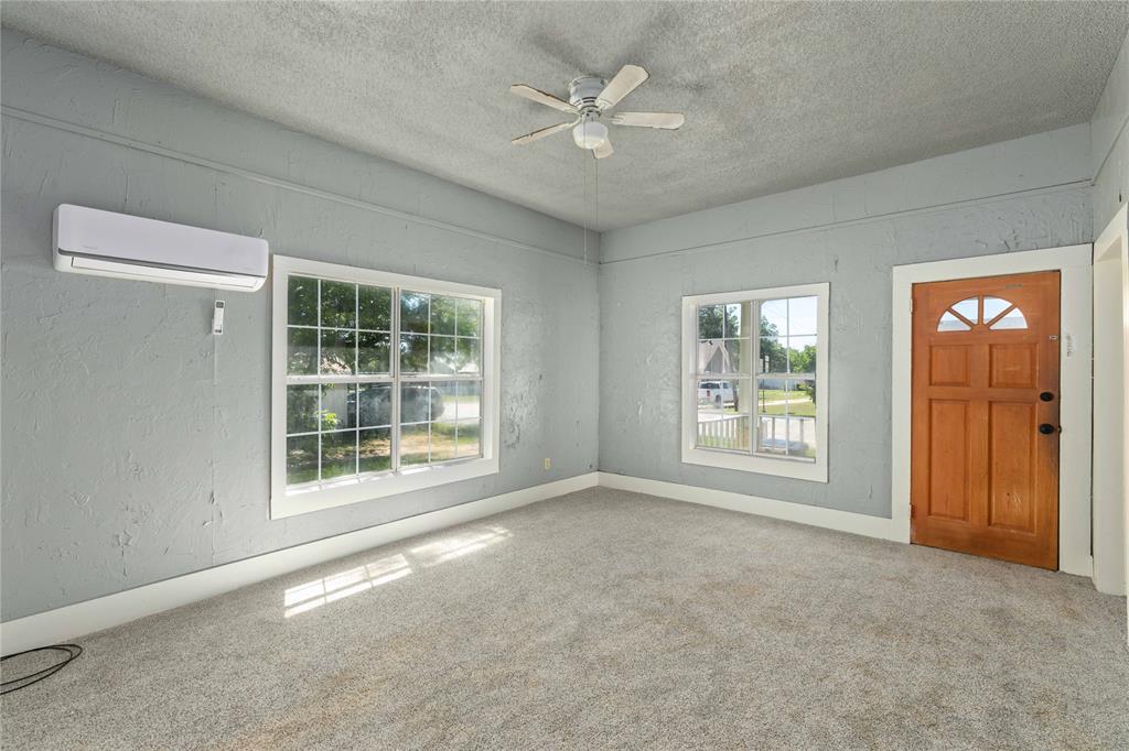 102 Fitzgerald Street Bangs, TX 76823 - Photo 5 of 24