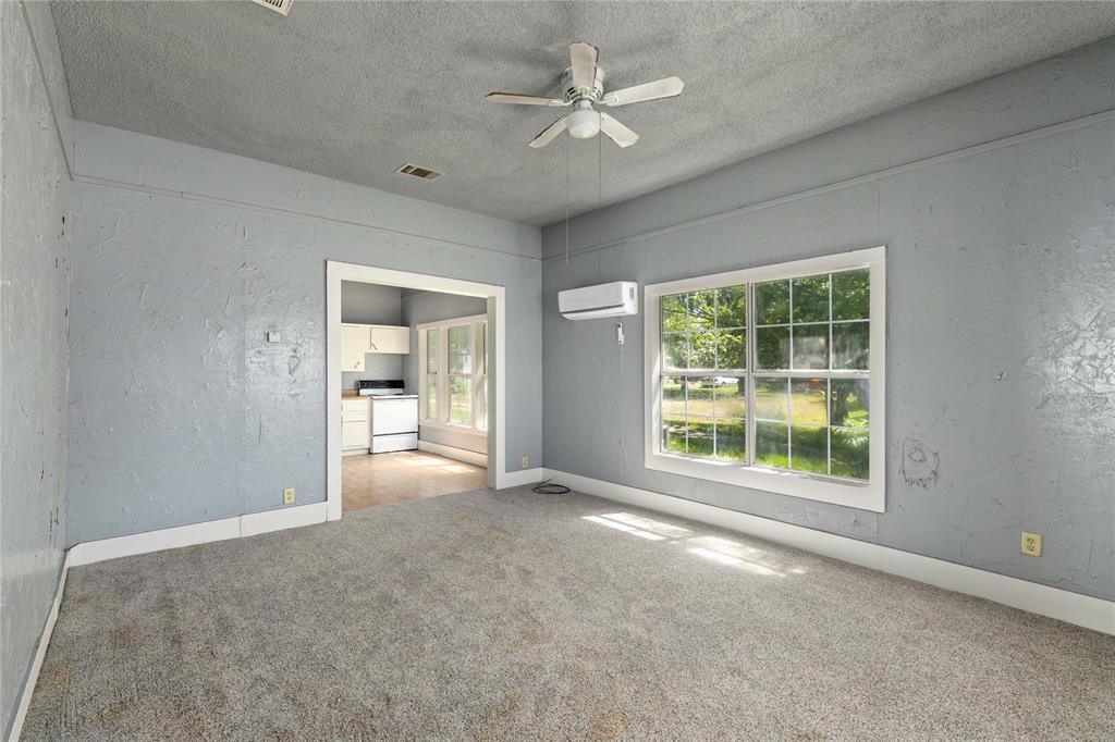 102 Fitzgerald Street Bangs, TX 76823 - Photo 7 of 24