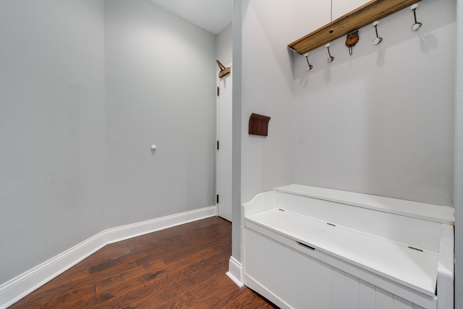 640 South Federal Street, Unit 708 Chicago, IL 60605 - Photo 19 of 20 a view of a bathroom with a bathtub