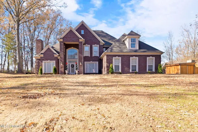 $499,900 | 3201 Woodland Trace East, Southaven, MS 38672