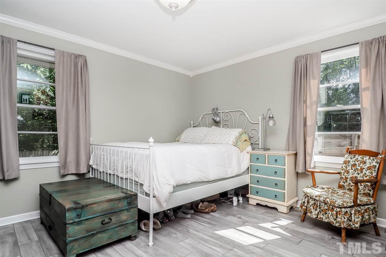 308 Georgetown Road Raleigh, NC 27608 - Photo 8 of 17