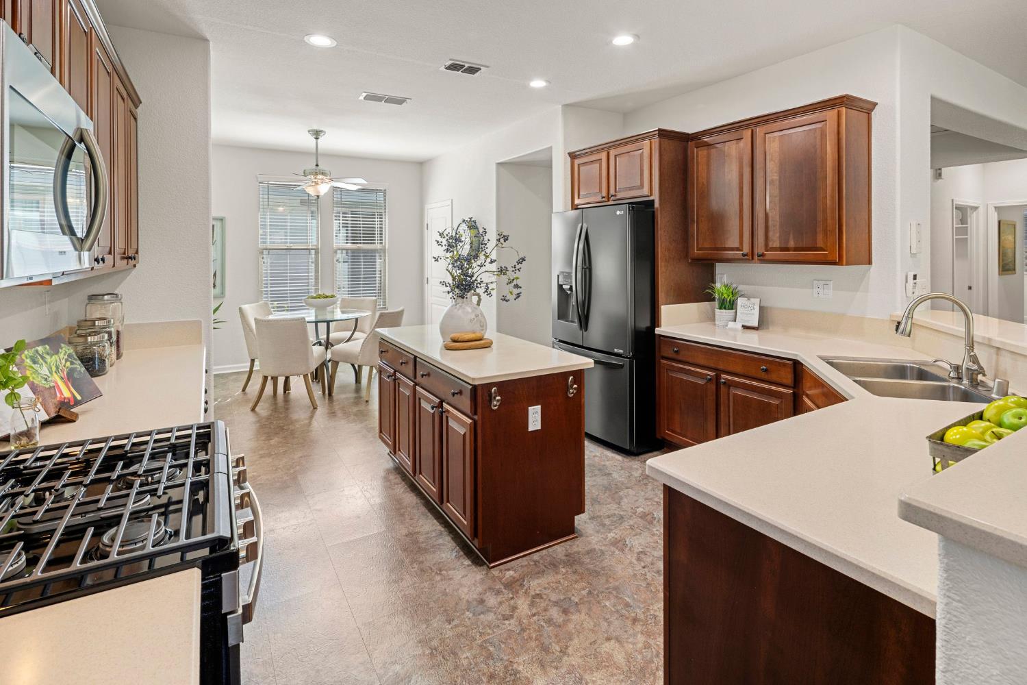 584 Rustic Ranch Lane Lincoln, CA 95648 - Photo 13 of 54 Center Prep Island